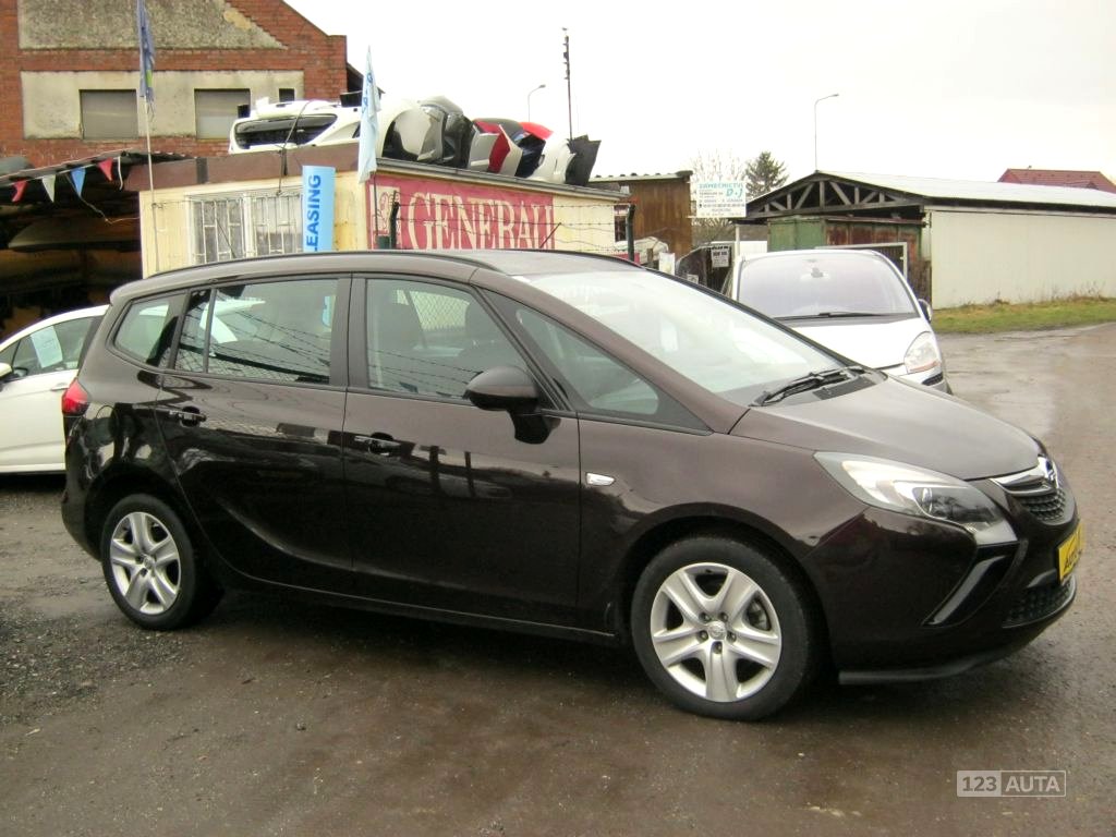 Opel Zafira, 2013 - pohled č. 36