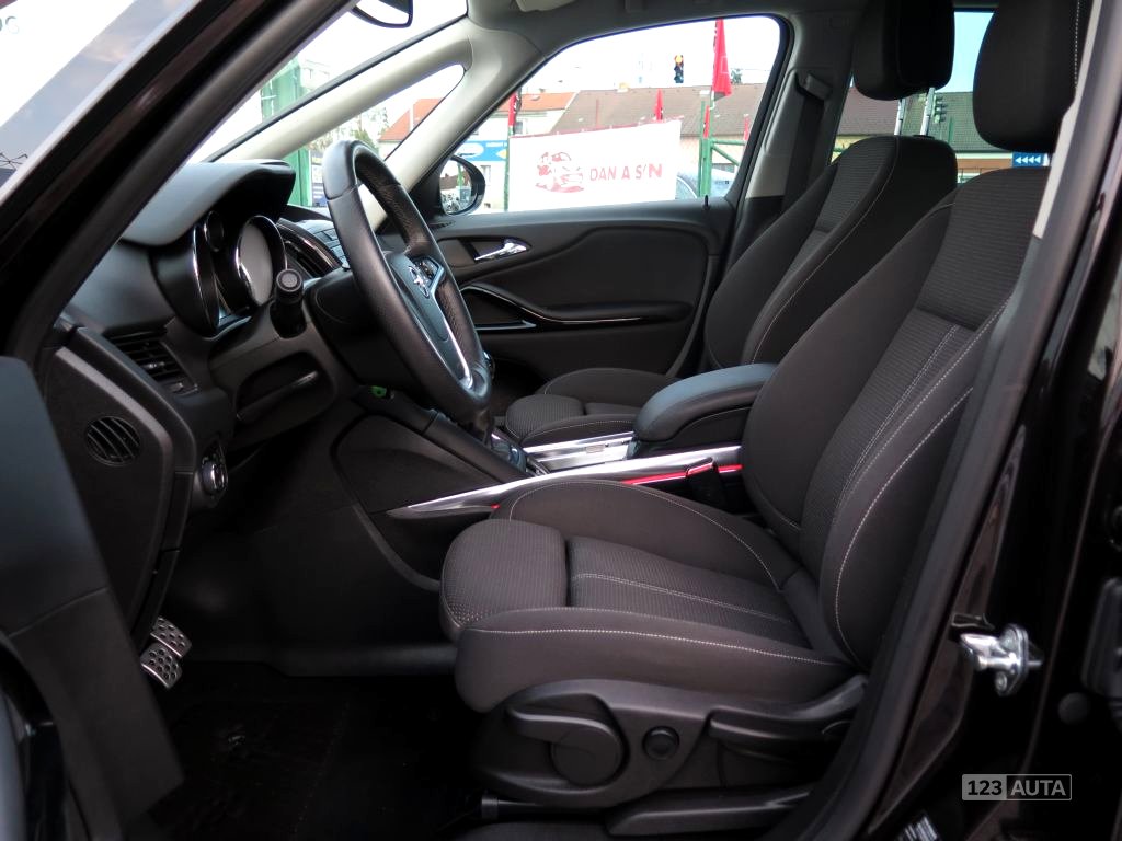 Opel Zafira, 2013 - pohled č. 11