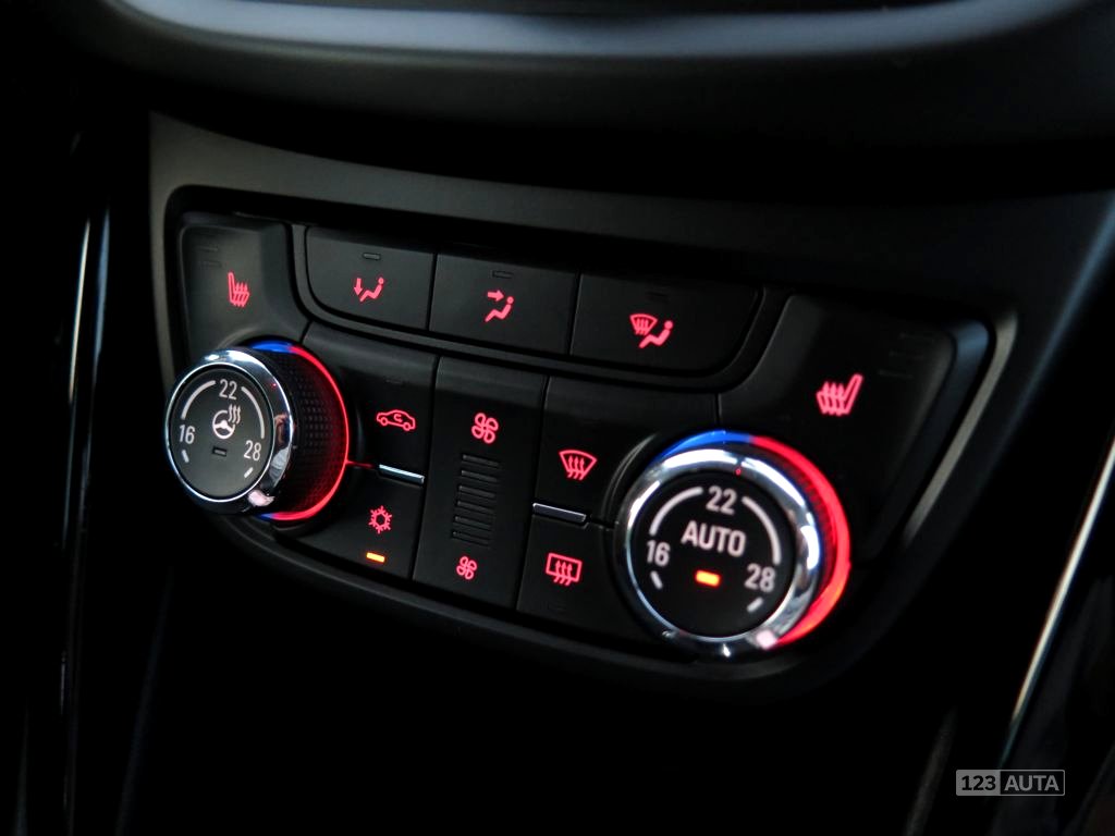 Opel Zafira, 2013 - pohled č. 19