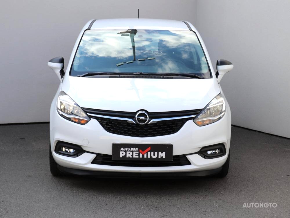 Opel Zafira, 2018 - pohled č. 2