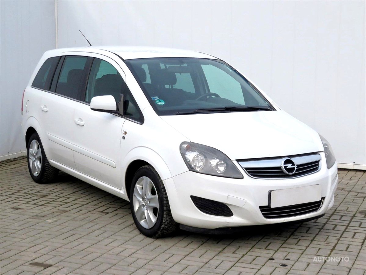 Opel Zafira, 2010 - celkový pohled