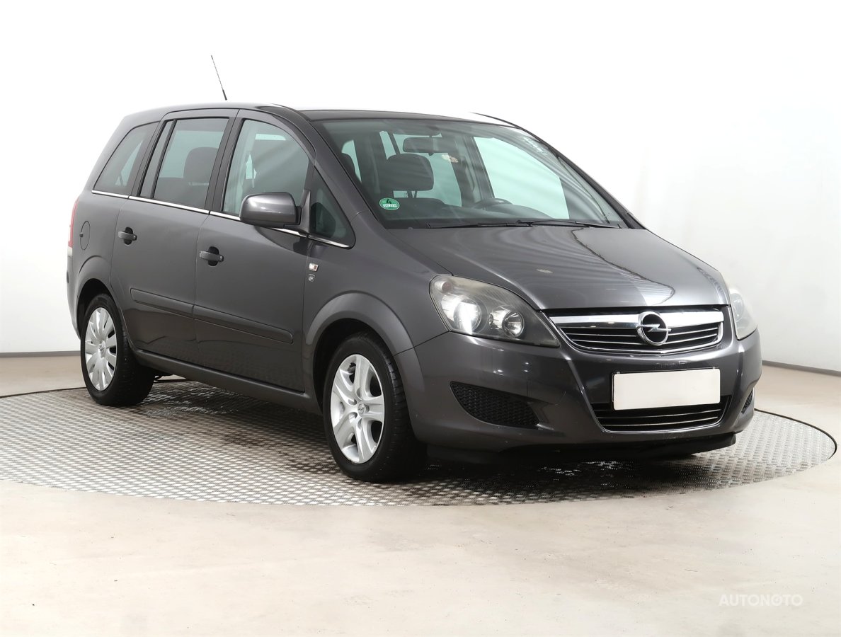 Opel Zafira, 2010 - celkový pohled