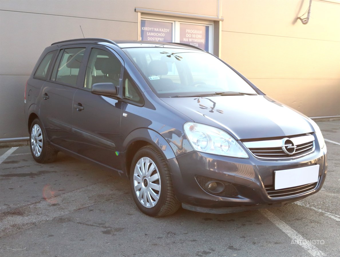 Opel Zafira, 2009 - celkový pohled