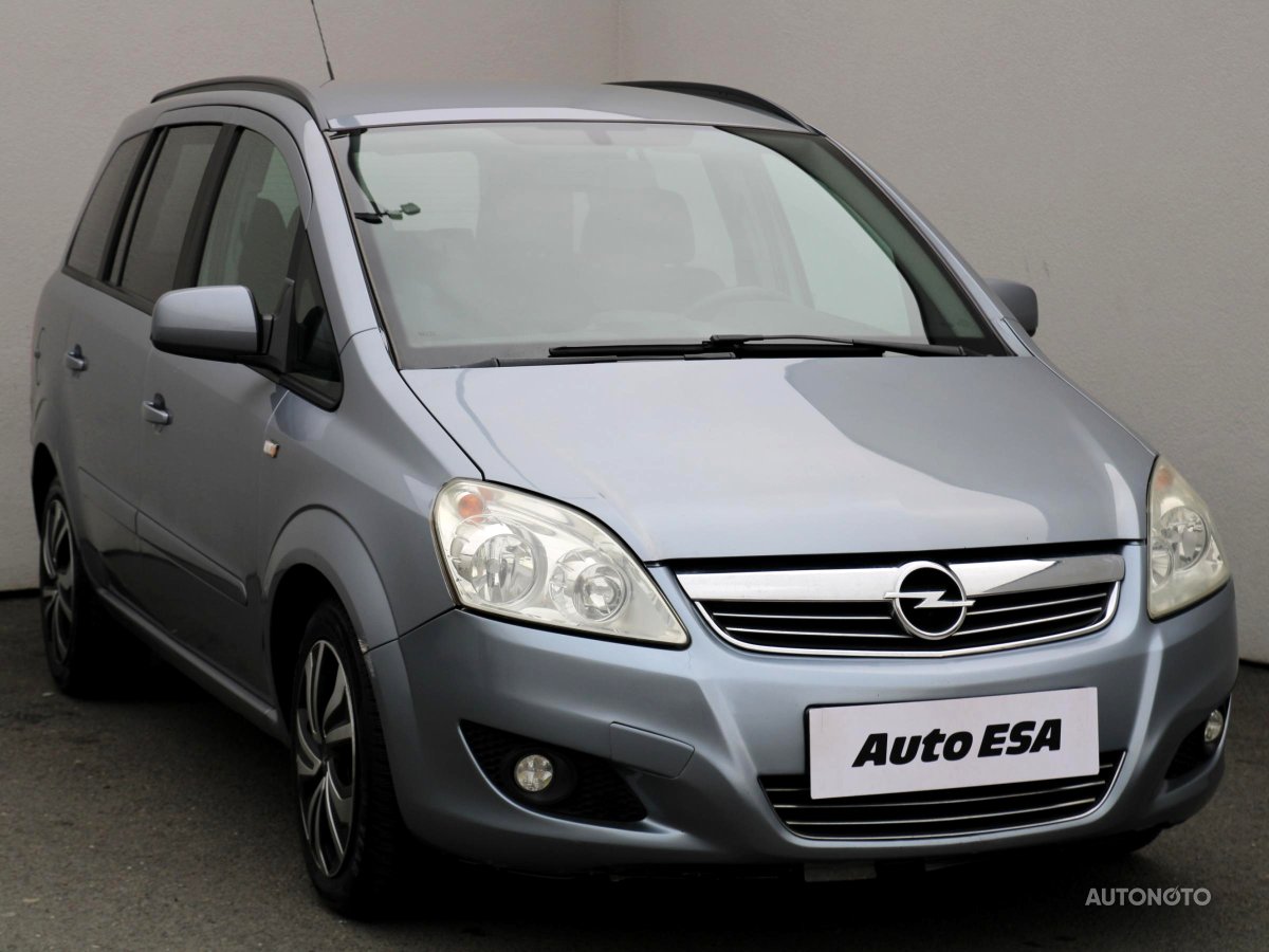 Opel Zafira, 2010 - celkový pohled