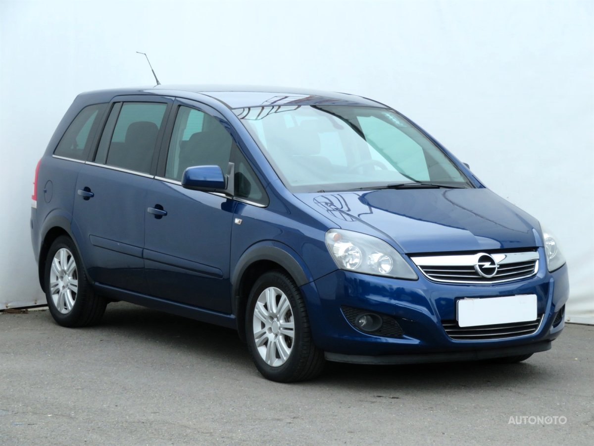 Opel Zafira, 2011 - celkový pohled