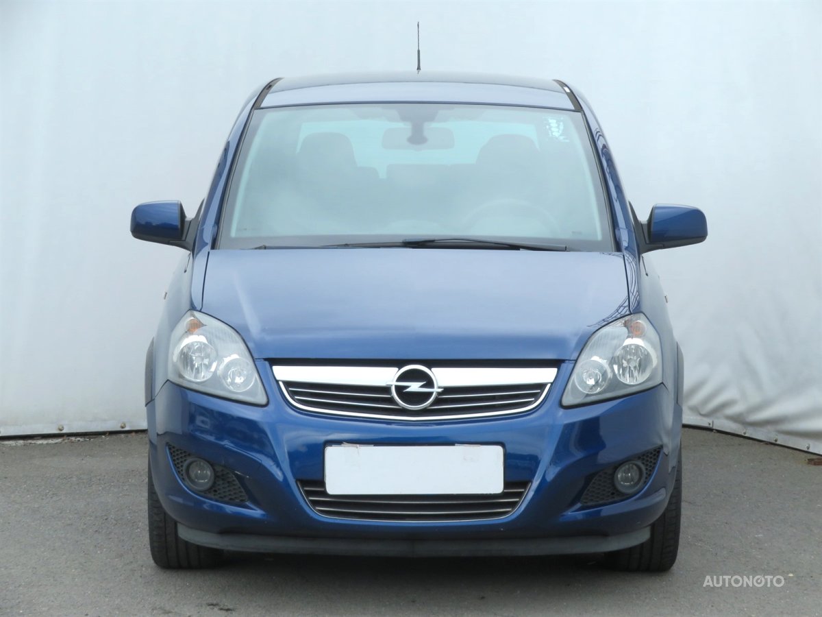 Opel Zafira, 2011 - pohled č. 2