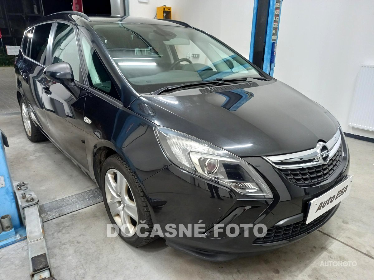 Opel Zafira, 2012 - celkový pohled