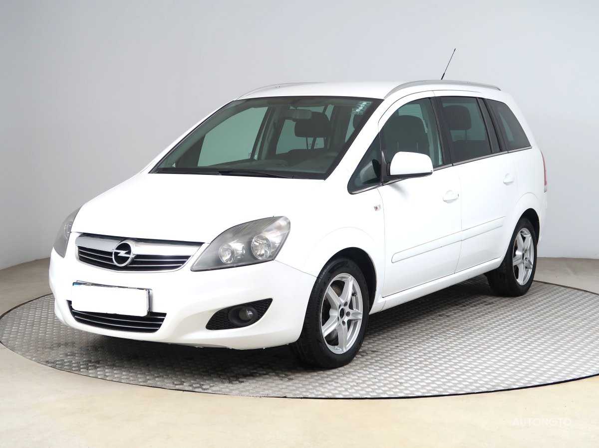 Opel Zafira, 2012 - pohled č. 3
