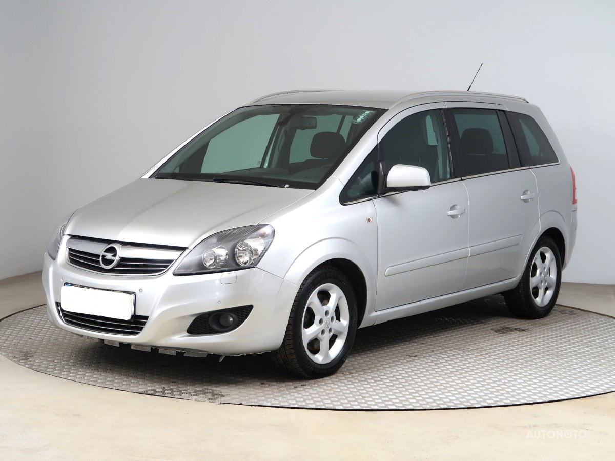 Opel Zafira, 2013 - pohled č. 3