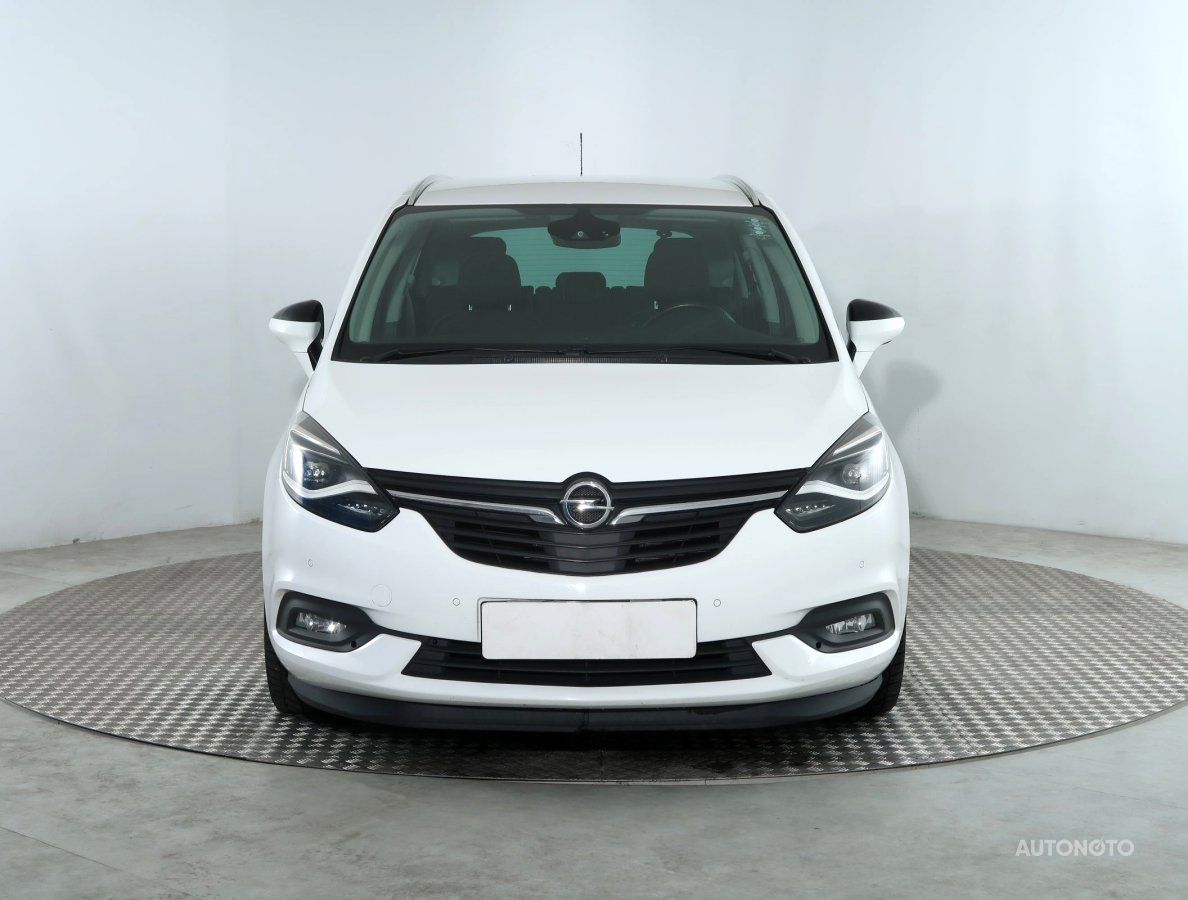 Opel Zafira, 2018 - pohled č. 2