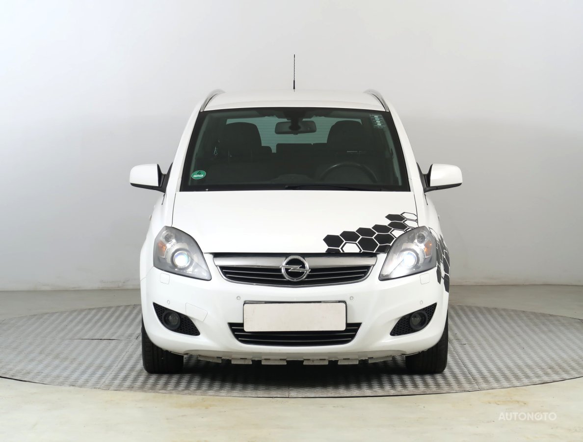 Opel Zafira, 2012 - pohled č. 2