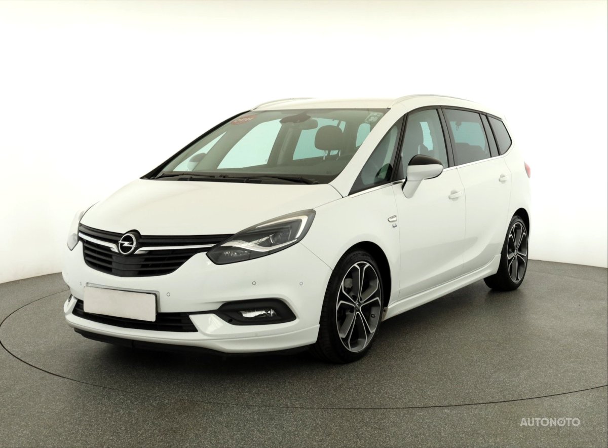 Opel Zafira, 2016 - pohled č. 3