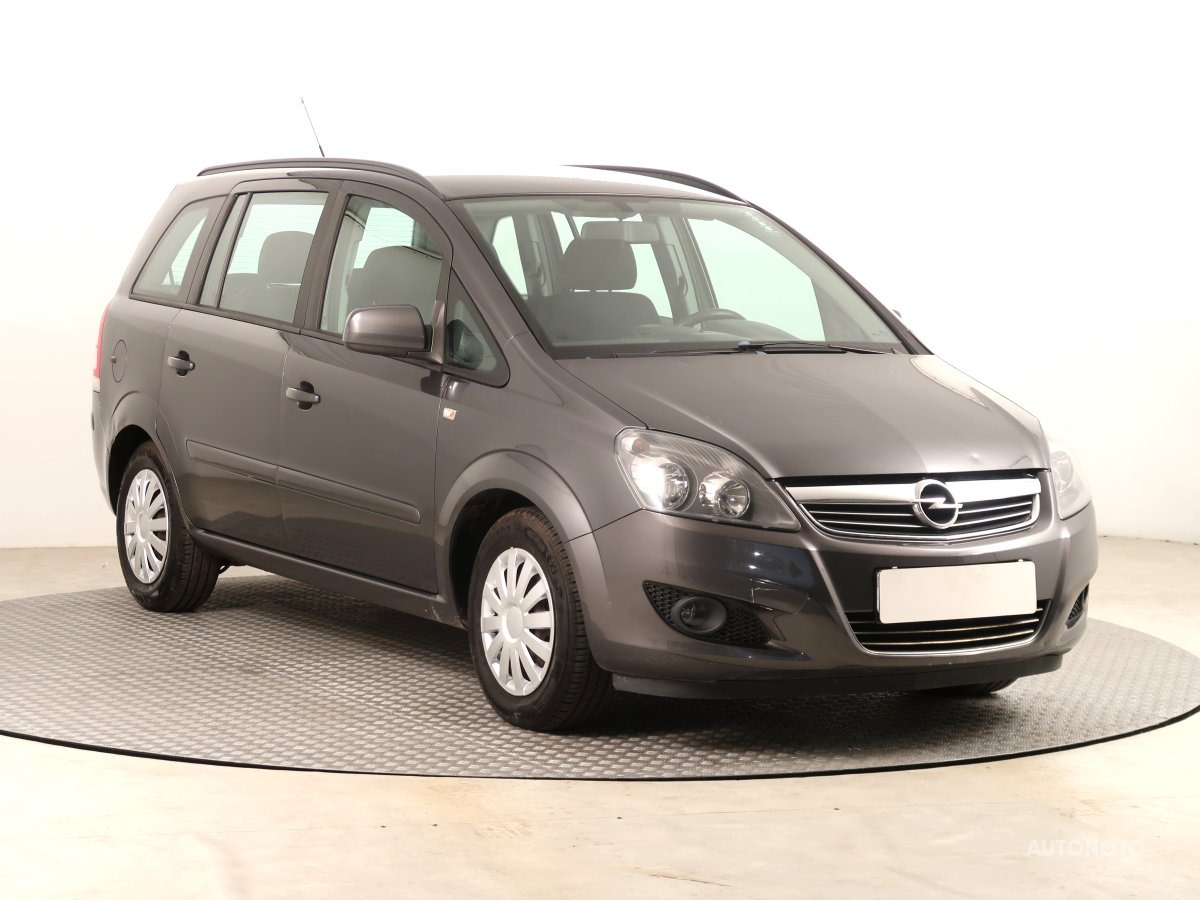 Opel Zafira, 2012 - celkový pohled