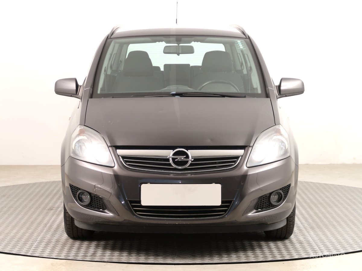 Opel Zafira, 2012 - pohled č. 2