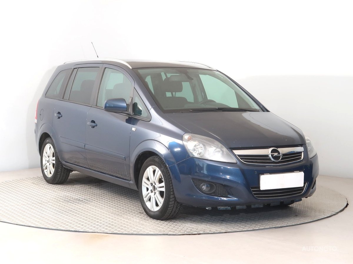 Opel Zafira, 2012 - celkový pohled