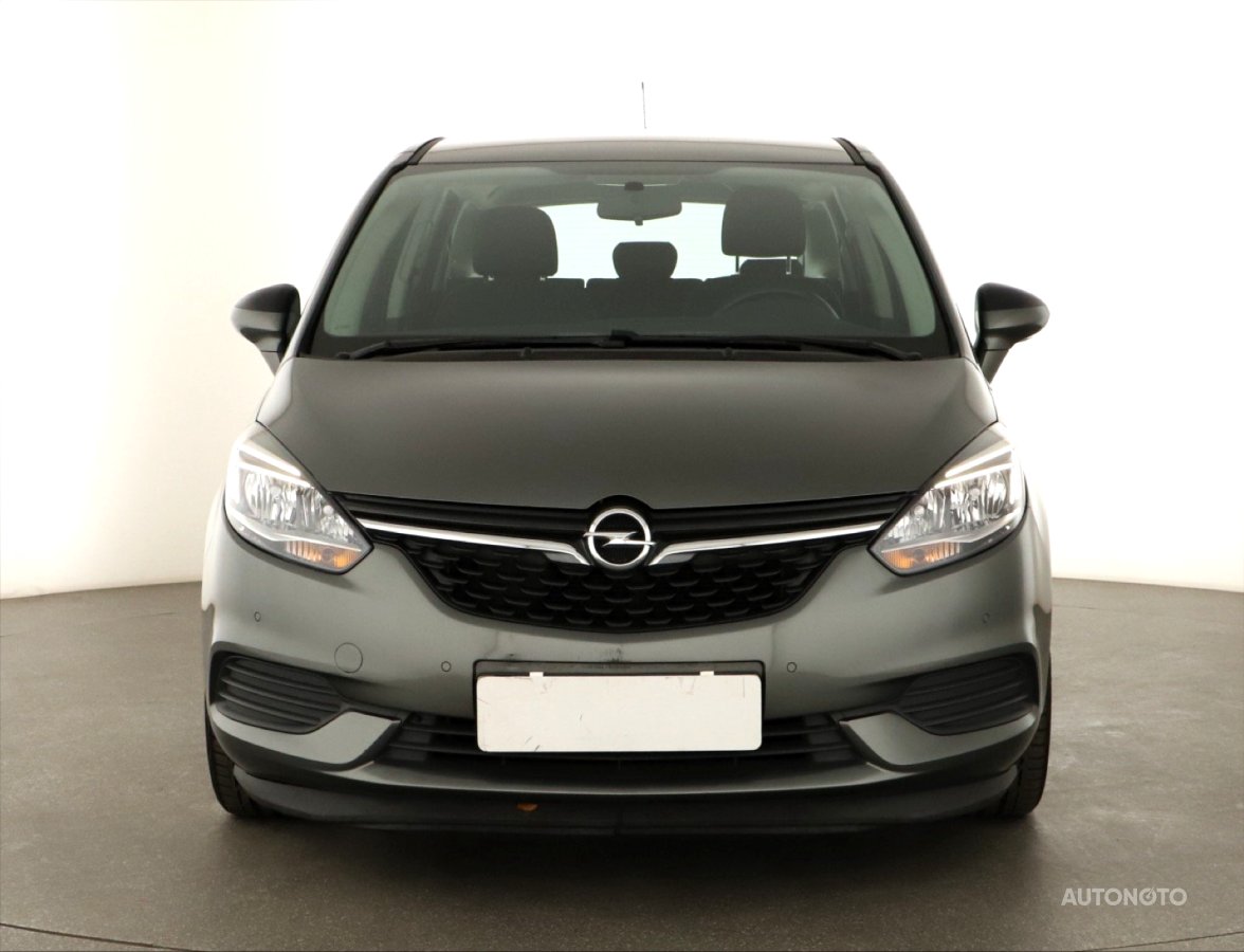 Opel Zafira, 2019 - pohled č. 2