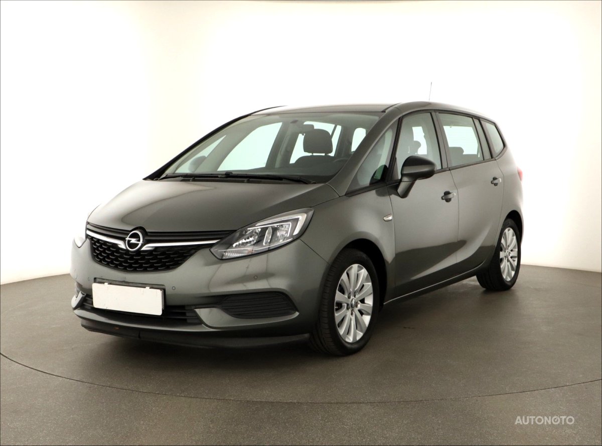 Opel Zafira, 2019 - pohled č. 3