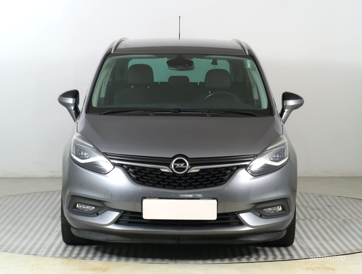 Opel Zafira, 2018 - pohled č. 2