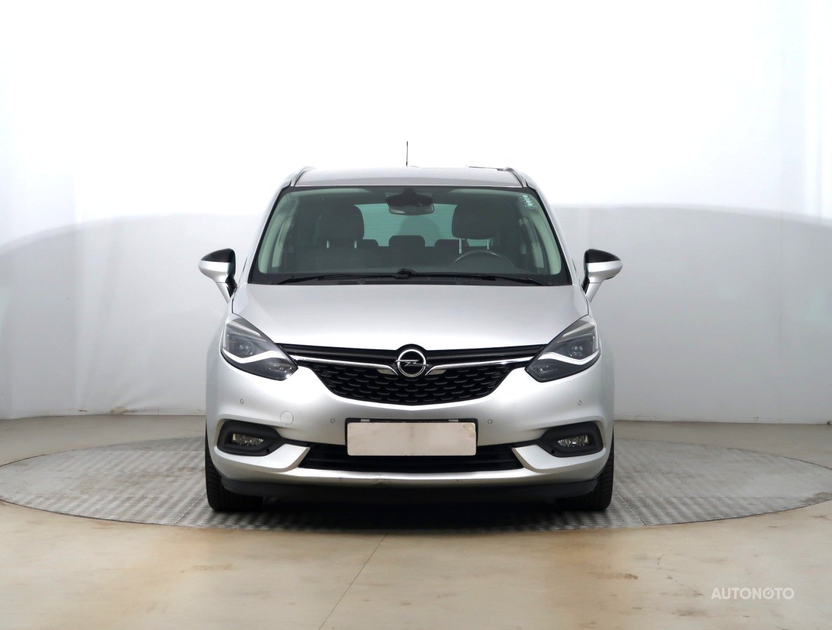 Opel Zafira, 2019 - pohled č. 2