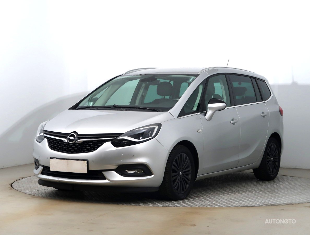 Opel Zafira, 2019 - pohled č. 3