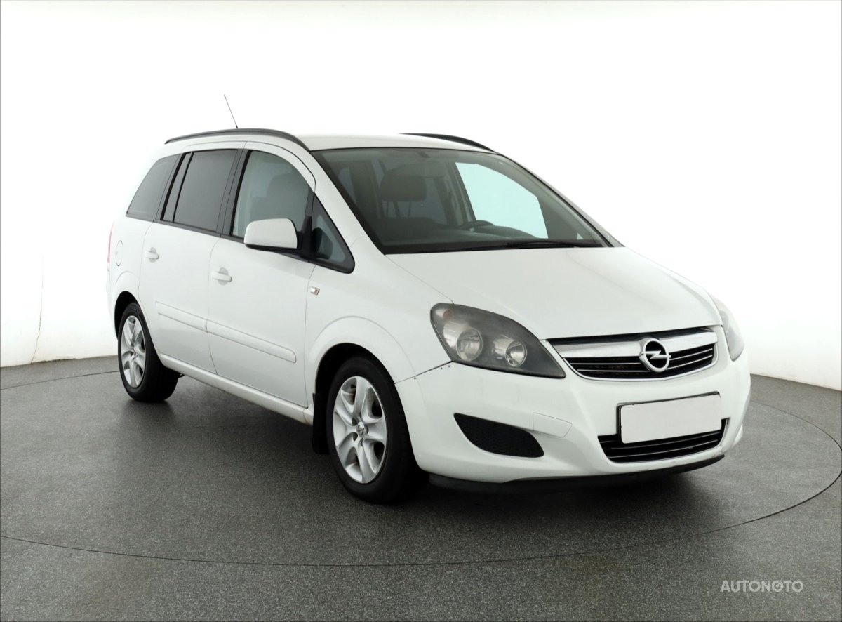 Opel Zafira, 2013 - celkový pohled