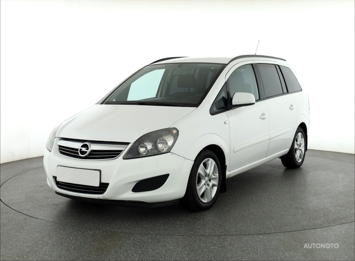 Opel Zafira, 2013 - pohled č. 3