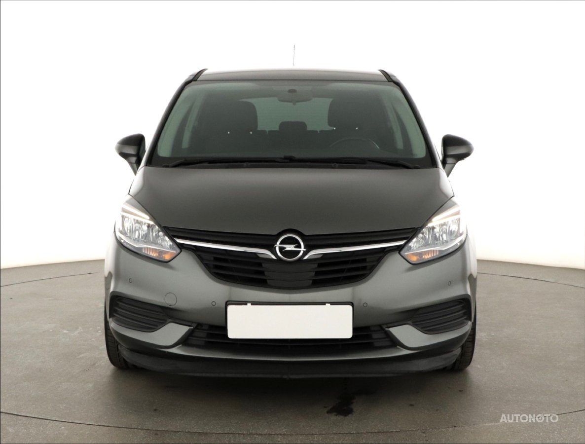 Opel Zafira, 2019 - pohled č. 2