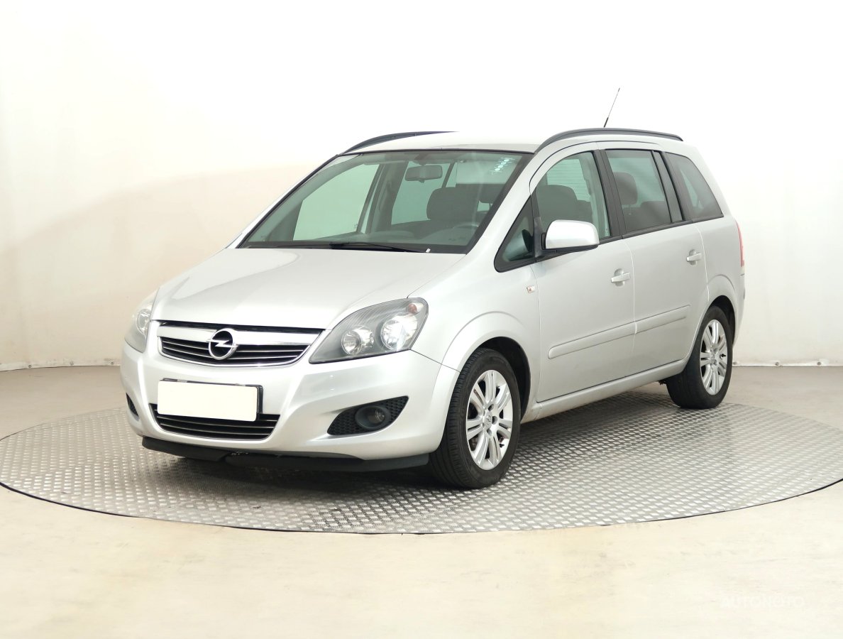 Opel Zafira, 2012 - pohled č. 3