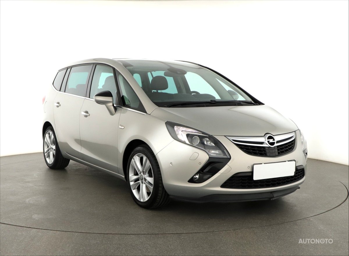 Opel Zafira, 2011 - celkový pohled