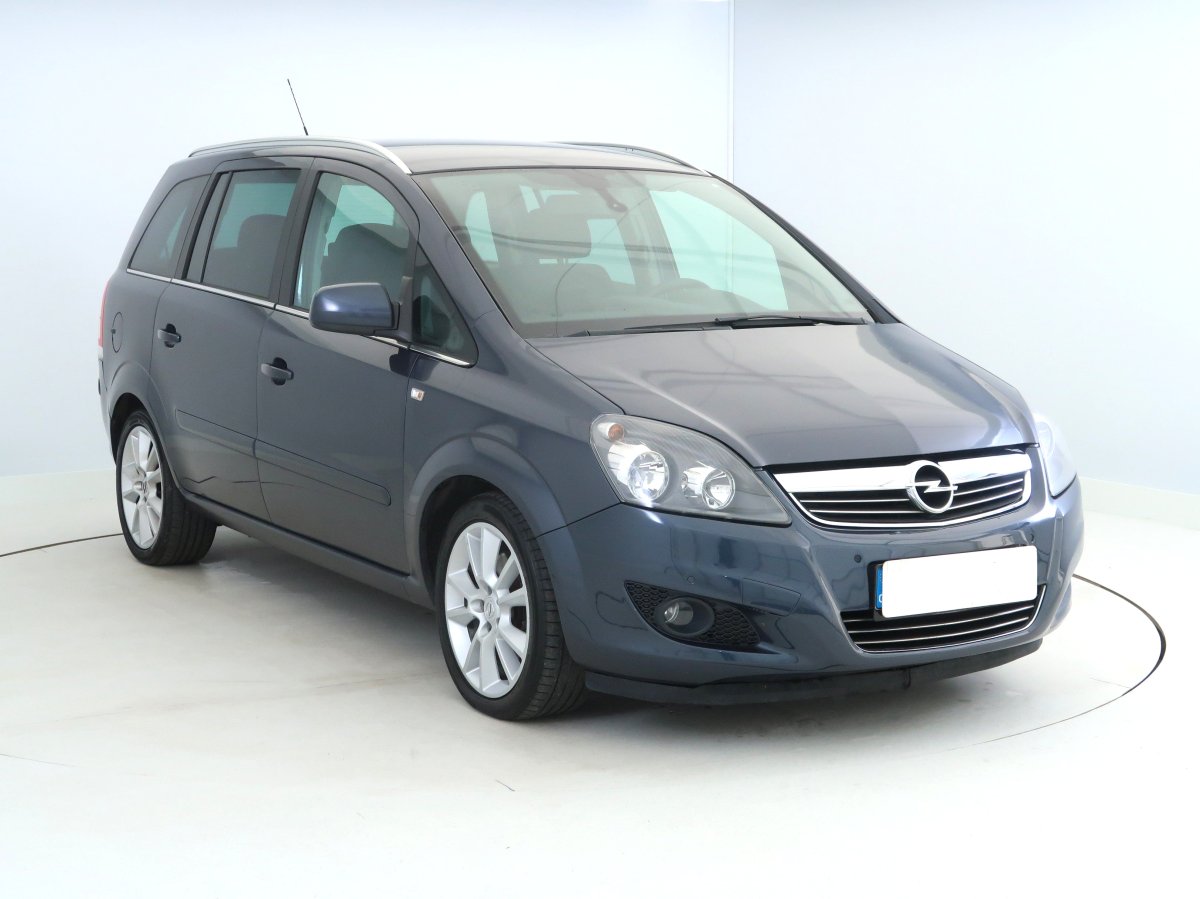 Opel Zafira, 2011 - celkový pohled