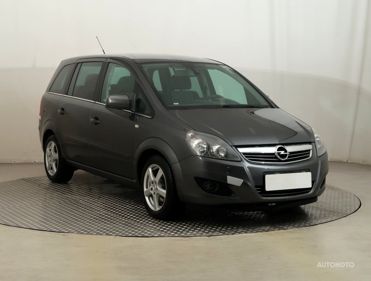 Opel Zafira, 2012 - celkový pohled