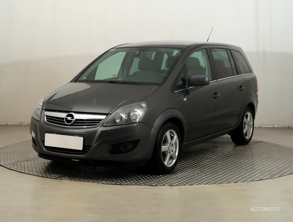 Opel Zafira, 2012 - pohled č. 3