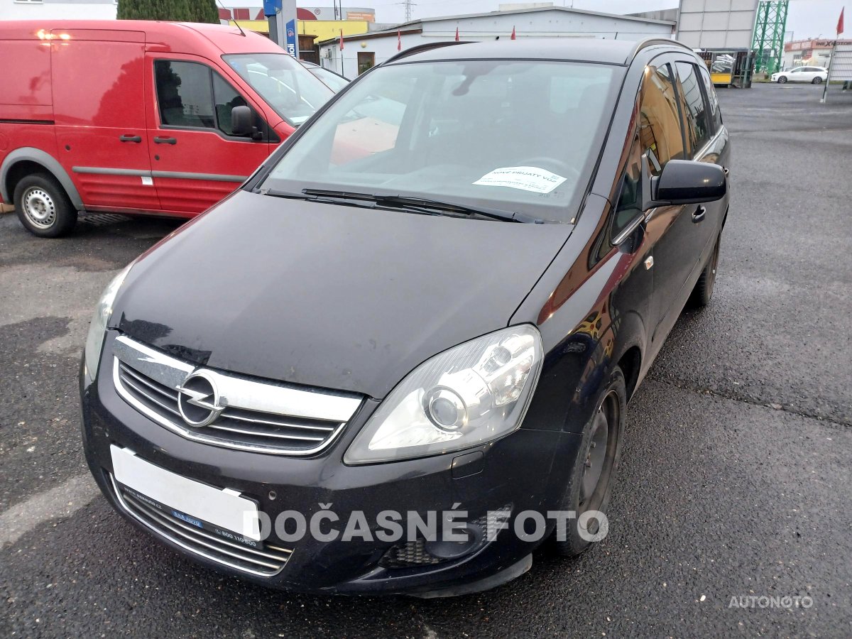 Opel Zafira, 2011 - celkový pohled