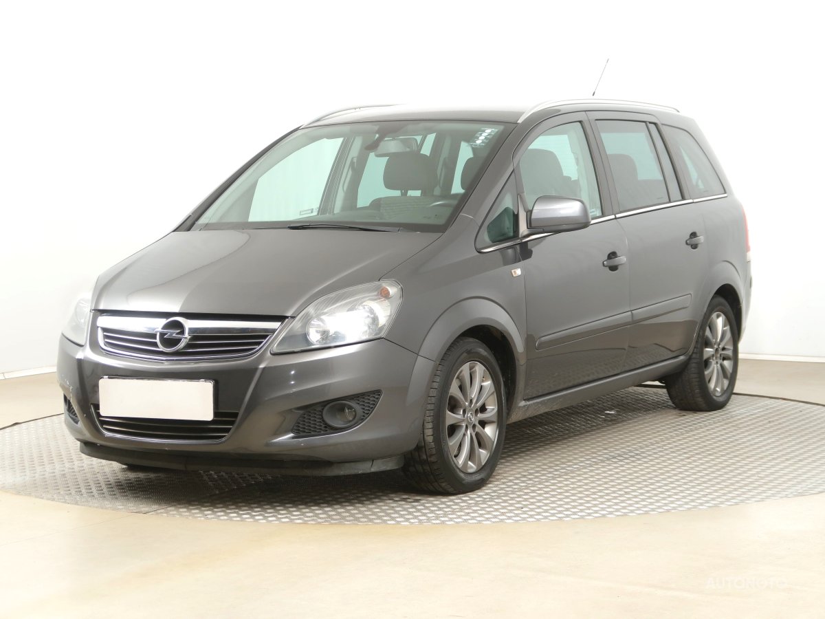 Opel Zafira, 2011 - pohled č. 3
