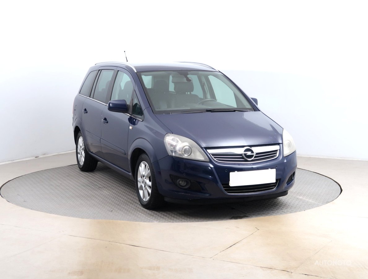 Opel Zafira, 2010 - celkový pohled