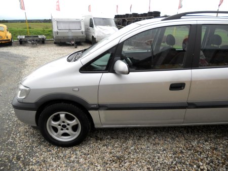 Opel Zafira, 2001 - pohled č. 10