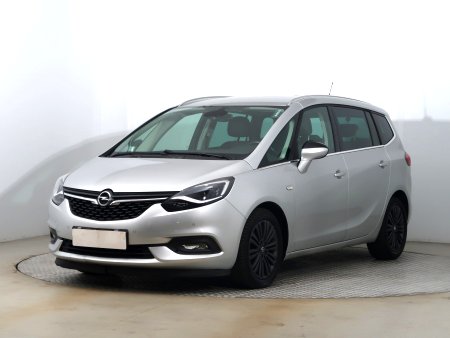Opel Zafira, 2019 - pohled č. 3