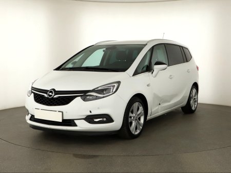 Opel Zafira, 2019 - pohled č. 3