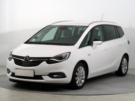 Opel Zafira, 2019 - pohled č. 3