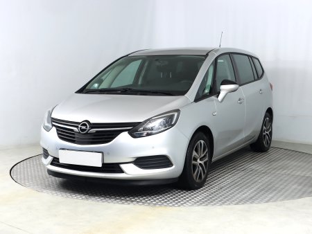 Opel Zafira, 2018 - pohled č. 3