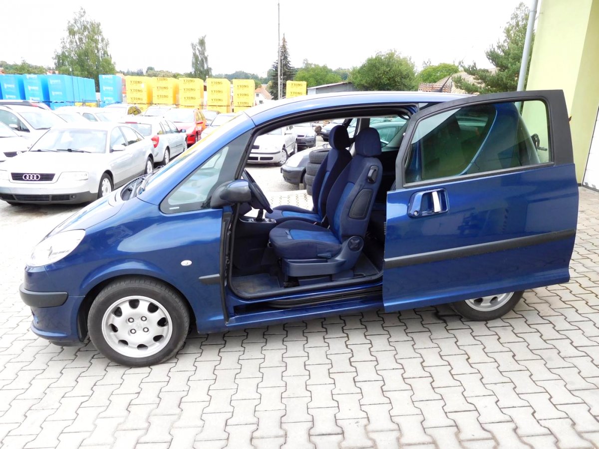 Peugeot 1007, 2005 - pohled č. 10