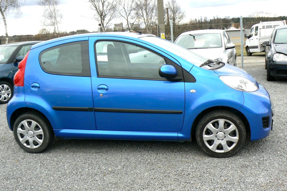 Peugeot 107, 2009 - pohled č. 3