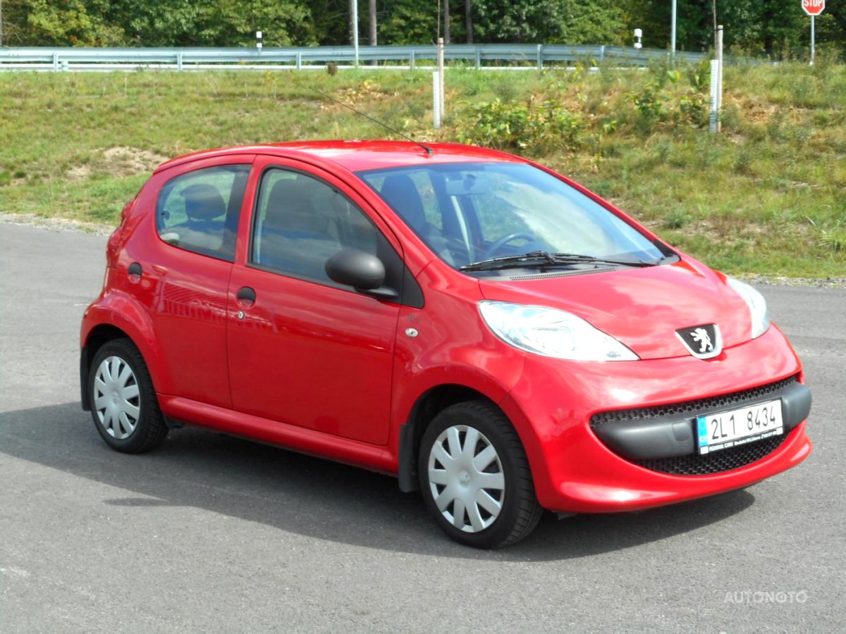Peugeot 107, 2006 - pohled č. 2