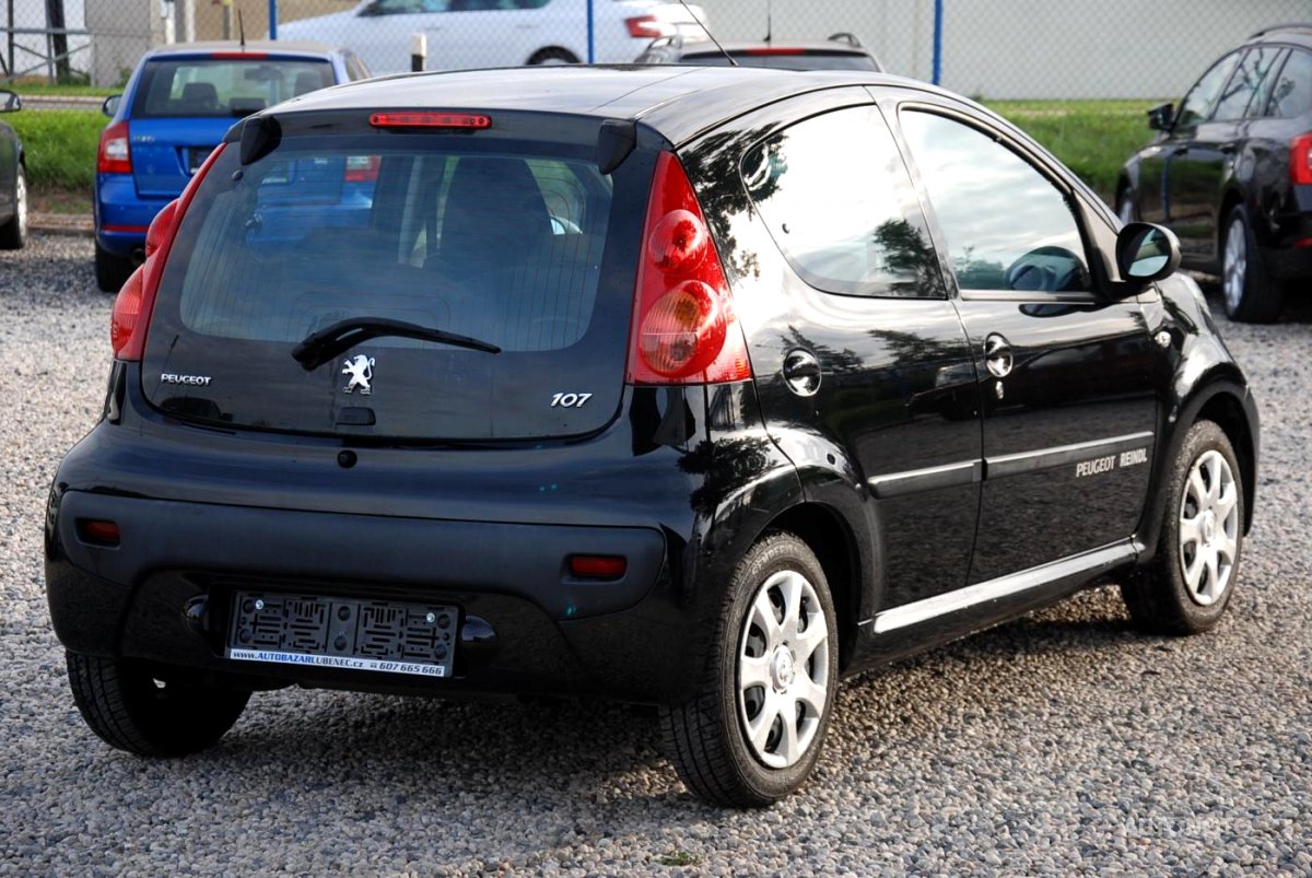 Peugeot 107, 2010 - pohled č. 3