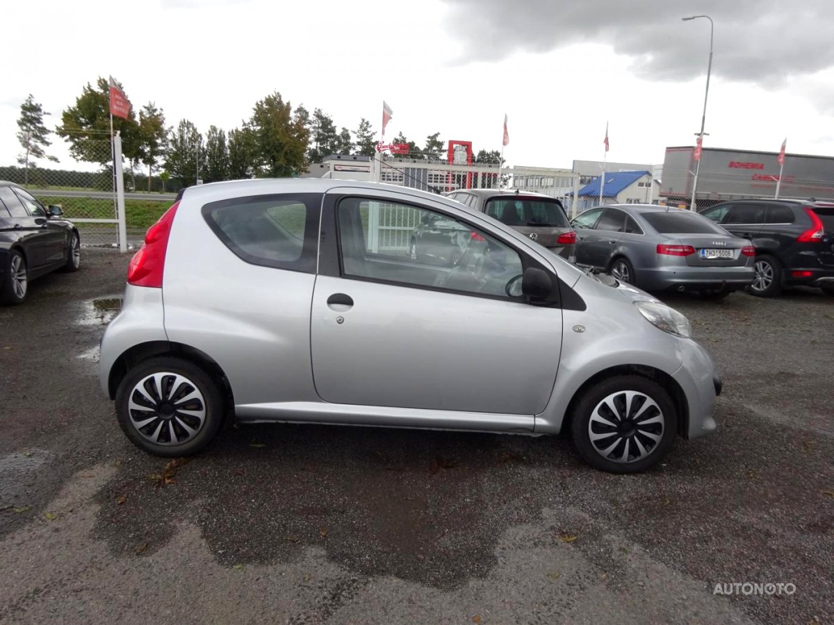 Peugeot 107, 2008 - pohled č. 2