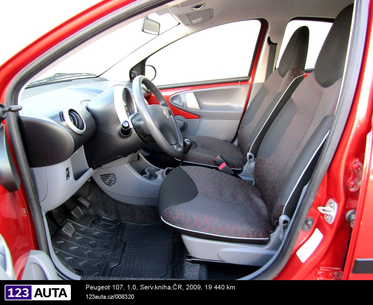 Peugeot 107, 2009 - pohled č. 14