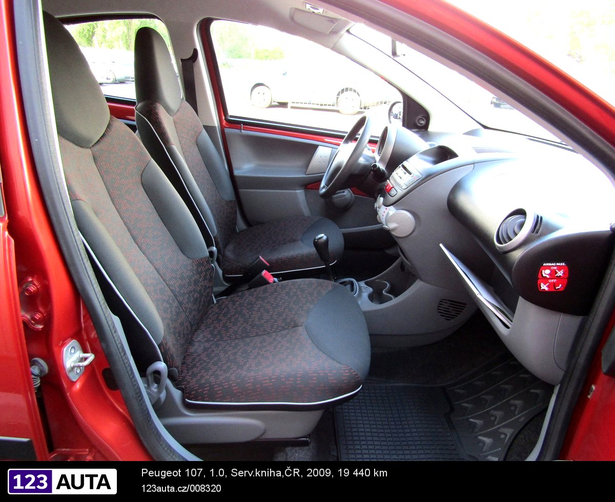 Peugeot 107, 2009 - pohled č. 16