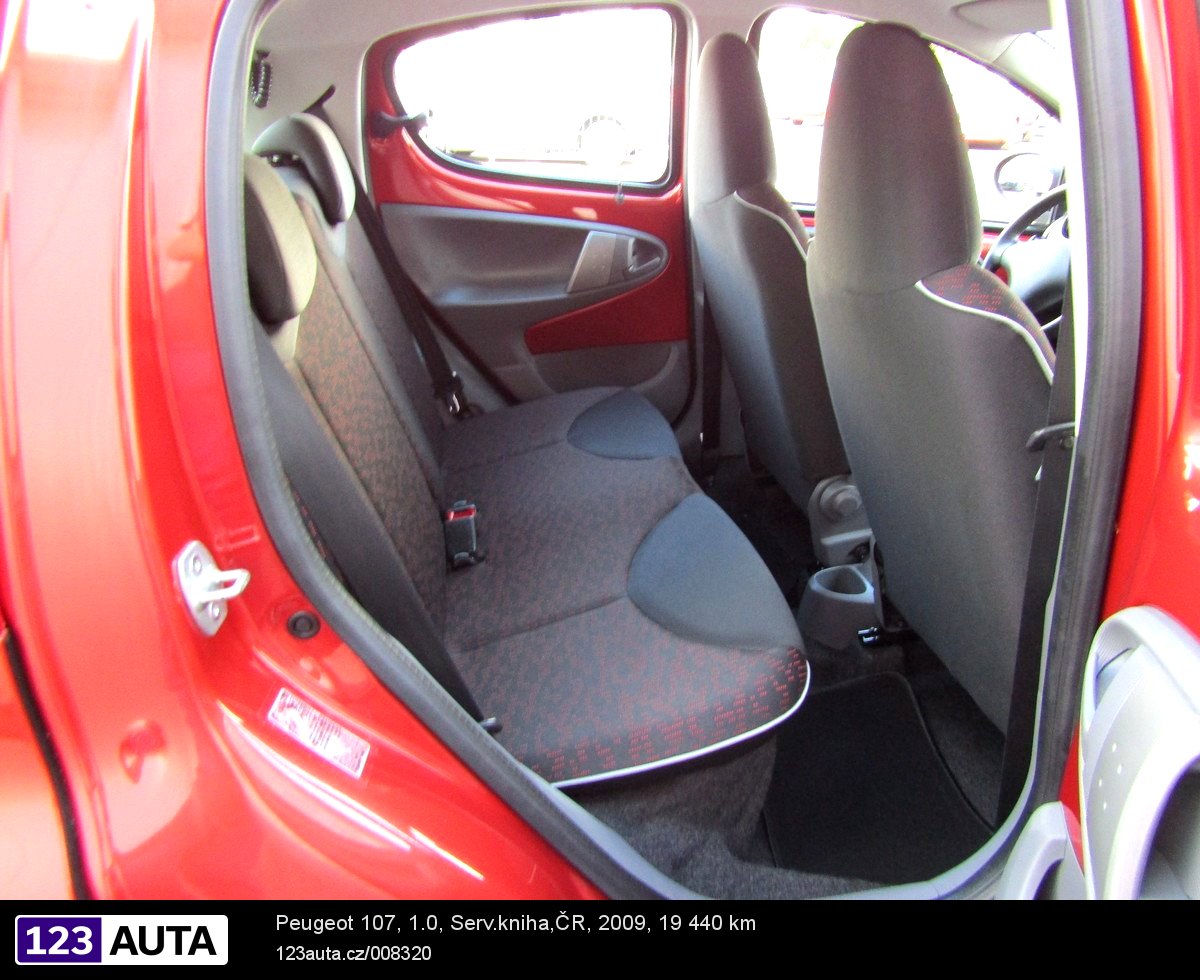 Peugeot 107, 2009 - pohled č. 17
