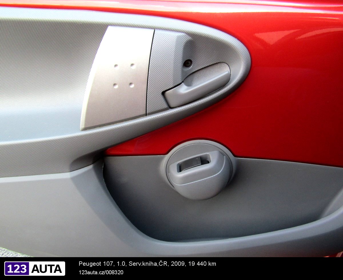 Peugeot 107, 2009 - pohled č. 18