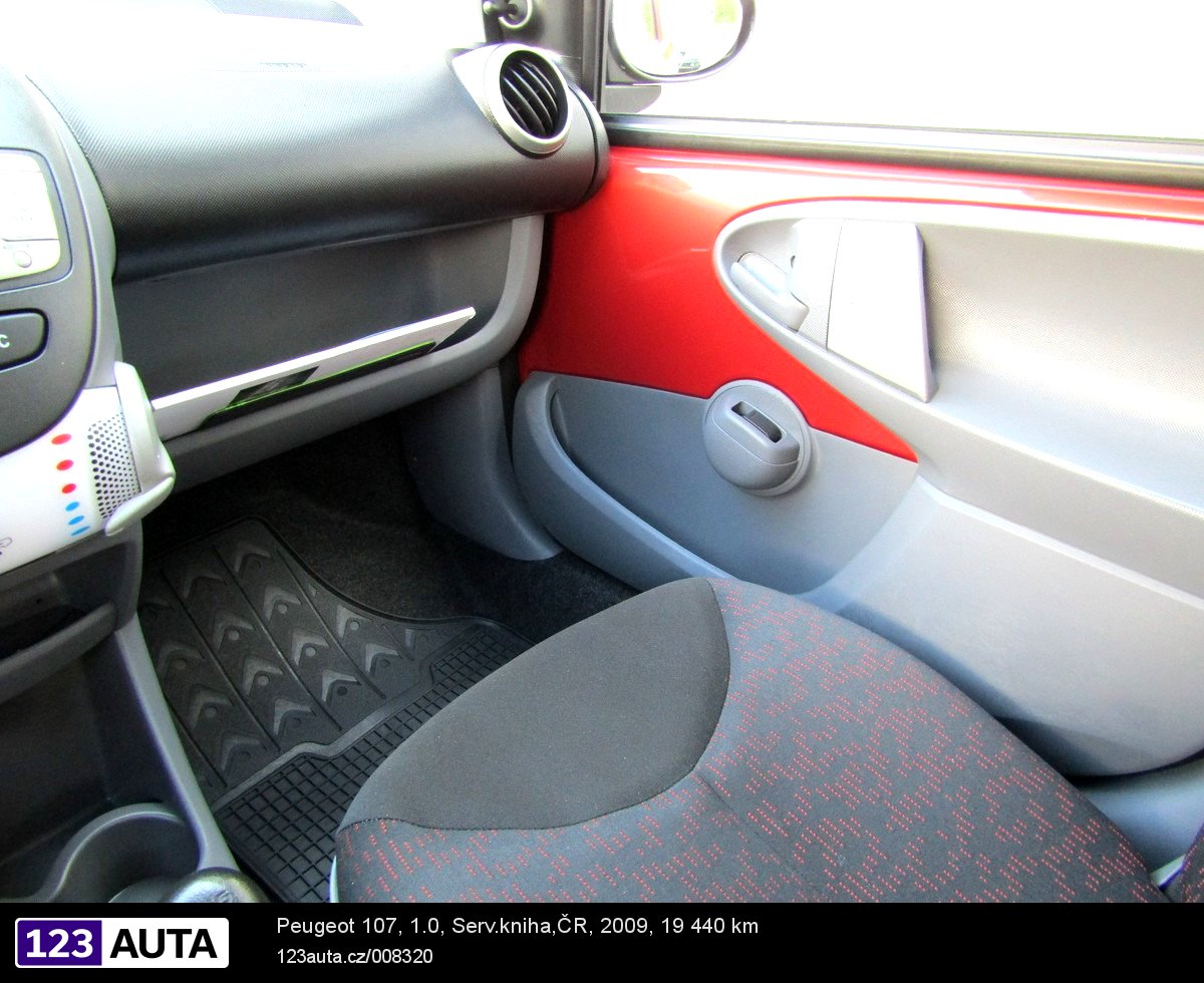 Peugeot 107, 2009 - pohled č. 22